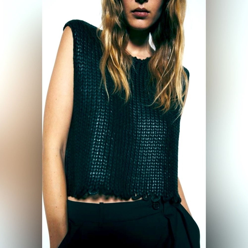 Zara Textured Black Crop Top